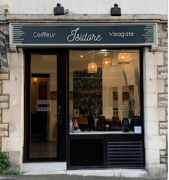 Photo n°1 de Isidore-coiffeur visagiste à Biarritz (Salon de coiffure)
