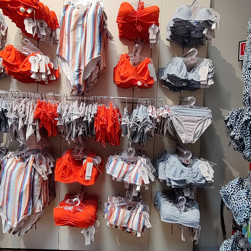 Triumph Lingerie - Outlet Vicolungo - Thumbnail
