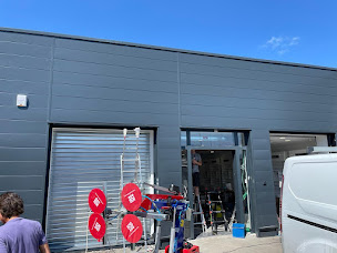 Photo n°10 de SAS JUROMA à Saint-Grégoire (Atelier d'usinage)