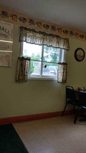 Miss Michelle's - Visual
