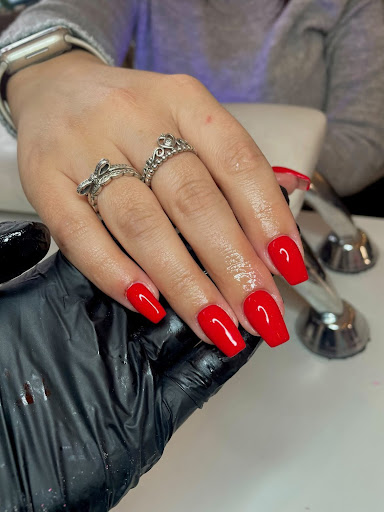 Gemini's Beauty Ross - Thumbnail