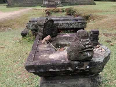 Photos of Baksei Chamkrong Temple