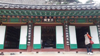 Photos of Jeondeungsa