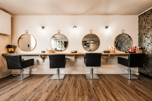 Photo n°5 de Le salon de Leah à Ouville-la-Rivière (Salon de coiffure)