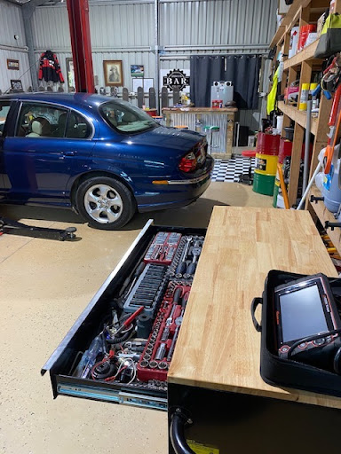 Mr J's Garage - Thumbnail
