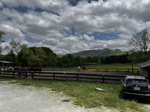 Dillard House Stables - Thumbnail