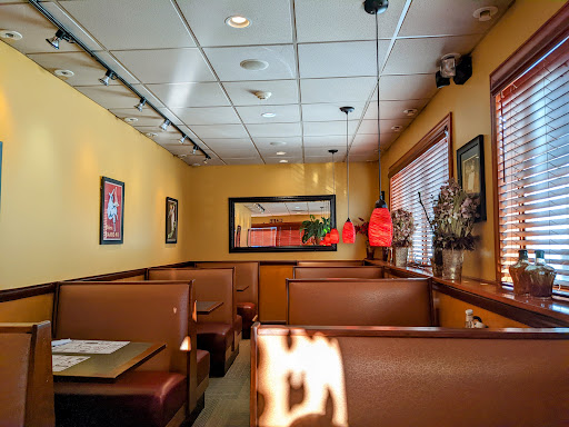 Anna's Restaurant & Pizza Logo