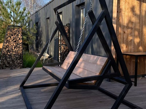 Iron jhula made with a strong metal frame and clean finishing for everyday outdoor use.