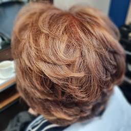 Photo n°9 de Le Miroir de Sarah à Saint-Hilaire-de-Voust (Salon de coiffure)