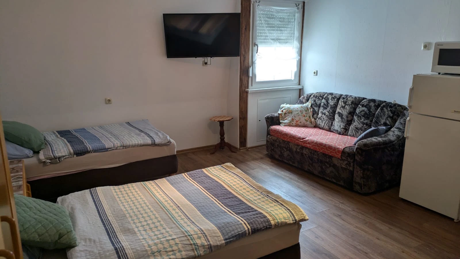 Zimmervermietung Zschiedrich | Unterkunft, Apartment, Beherbergung, Übernachtung, Pension für Monteure Bernsdorf u. Lauta