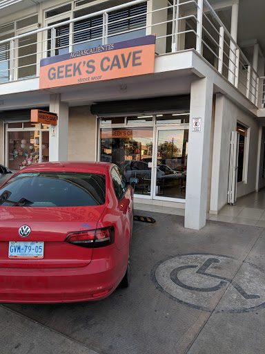 Geek's Cave - Visual