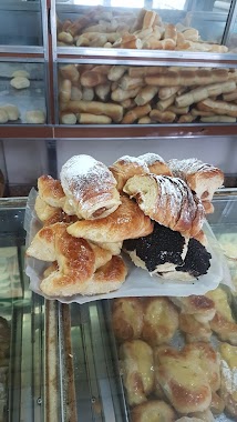 Panaderia Los Dos Hermanos Especialidades, Author: Luciano Ordoñez