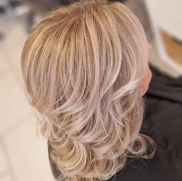 Photo n°18 de Flach'Art Coiffure à Bron (Salon de coiffure)