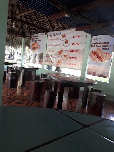 Photos of "Tres Mar&iacute;as" Refresqueria
