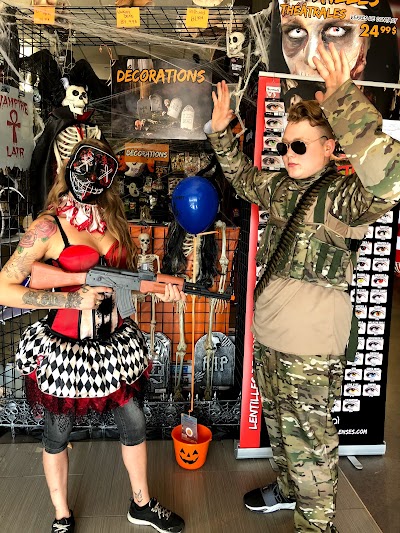 Halloween Expert , Quebec(+1 450-394-1175) , Canada