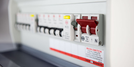 EME ELECTRICAL SOLUTIONS - Visual