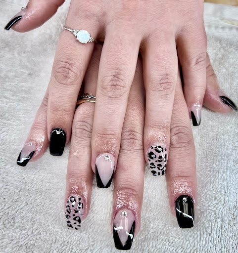 AD Nails - Visual