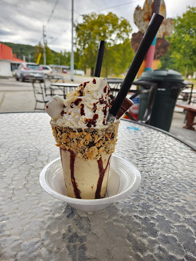 Devaney's Eats & Treats - Visual