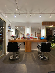 Photo n°1 de En Tête à Tête à Mougins (Salon de coiffure)