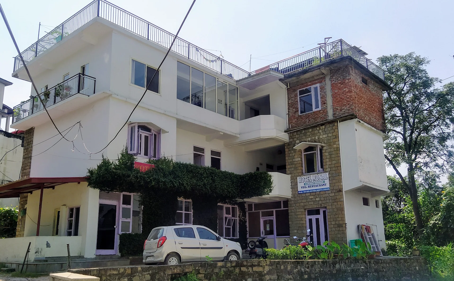Hotel Monal