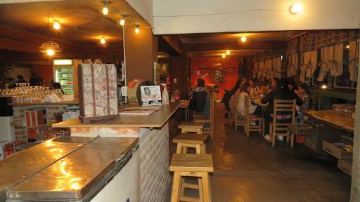 Pizzería Todo en Horno de Barro...BARRO TAL VEZ