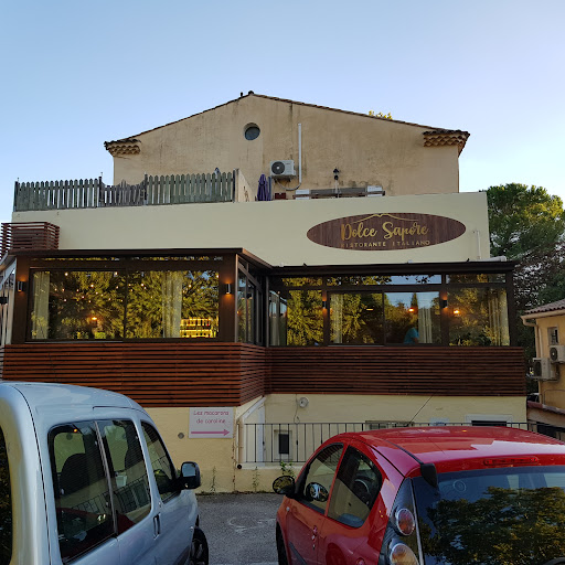 Photo 9 - Corner Bistro Bouc