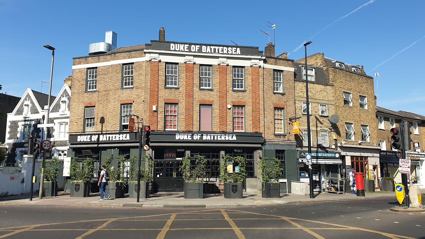 Explore the vibrant pub scene in Battersea with our guide to the top watering holes in the area. From cozy traditional pubs to trendy gastropubs, we've rounded up the best spots to enjoy a pint or two. #battersea #londonpubs Things To Do In London | Things To Do In Battersea | Best Pubs In Battersea | Best Pubs In London | Best Pub Food | Sunday Roast | Places To Eat In London #londonnightlife | Things To Do At Night