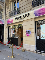 Photo n°21 de Moment Couleur - Paris 7 à Paris (Salon de coiffure)