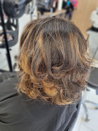 Photo n°26 de Salon Coiffure de Caractère à Yenne (Salon de coiffure)