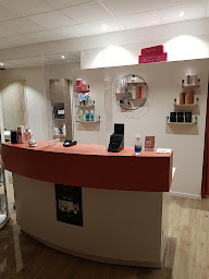 Photo n°4 de Actuel Coiffure à Forges-les-Eaux (Salon de coiffure)