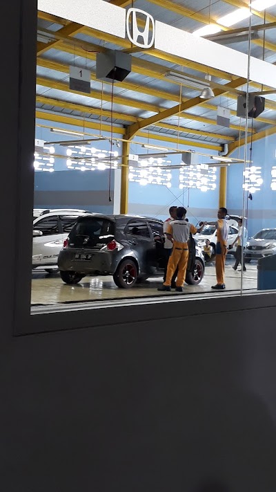 Photos of Honda Trio Raya - PT. Istana Mobil Trio Raya