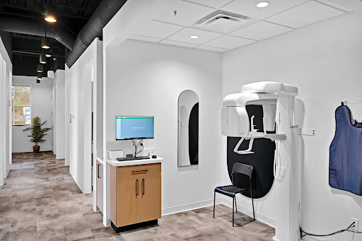 Illume Dental Studio Logo