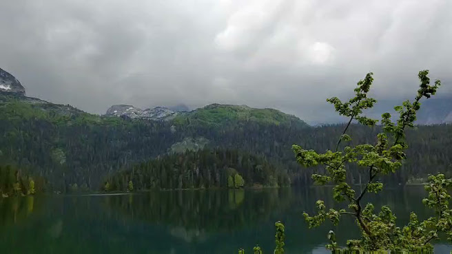 Crno Jezero by null