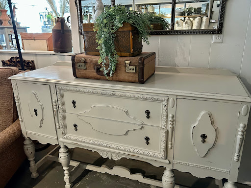 Farmhouse Finds, South New Berlin NY - Thumbnail