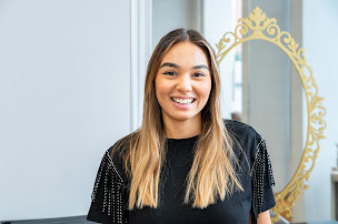 Photo n°8 de aurelia coiffure à Oullins-Pierre-Bénite (Salon de coiffure)