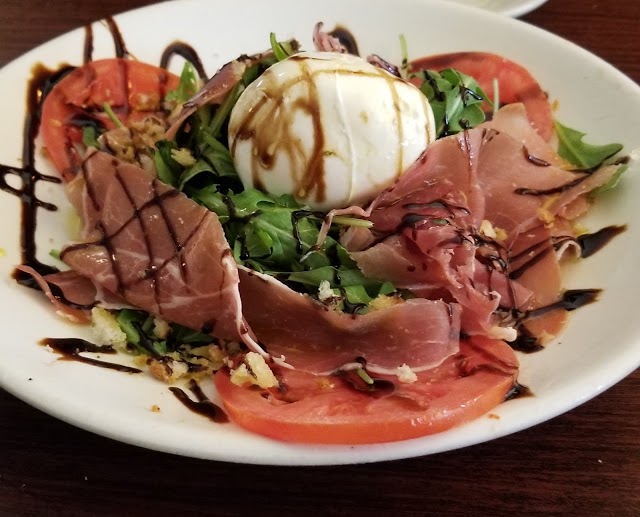 GG's Wood Fired Pizza