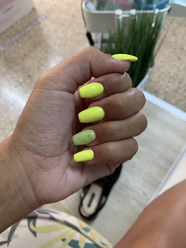 Keila Porcel Beauty Company - Thumbnail