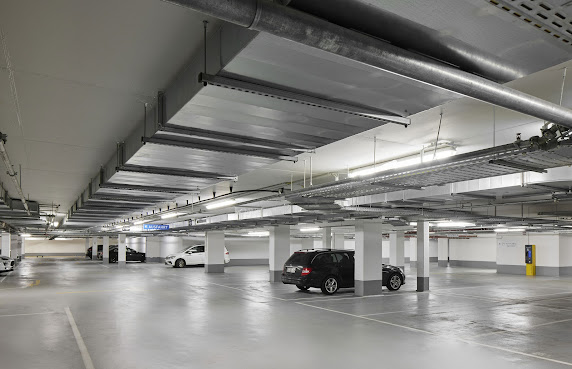 Titanic Chausse Berlin by null