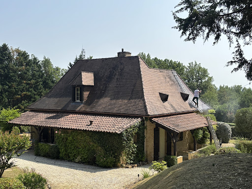 Photo de RENOV HABITAT Couvreur Bergerac à Lembras (24100)