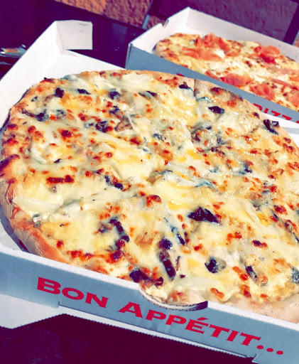 Photo 2 - La Pizza Vendat