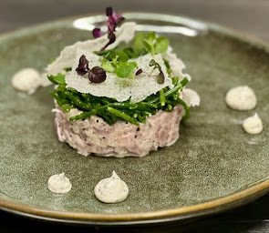 Photo n°14 de Auberge de La Dame Jouanne- Le Chalet Jobert à Larchant (Restaurant français)