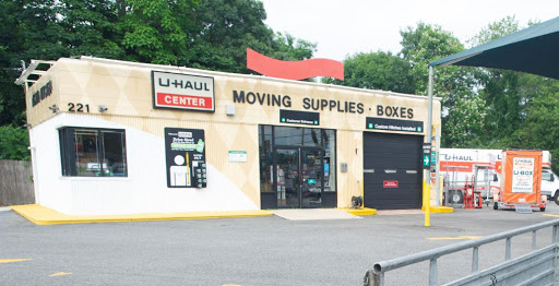 U-Haul of E Islip Logo