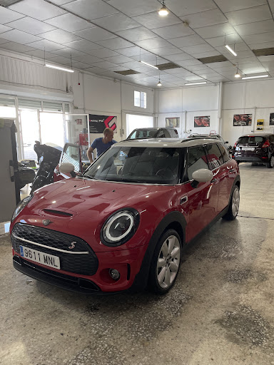 Oasis Auto Car Wash & Detailing Gallery - Spain