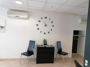 Photo n°2 de Atelier beauté (Karine) à Oytier-Saint-Oblas (Salon de coiffure)