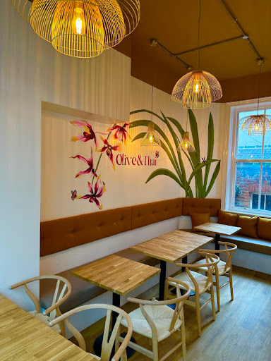 Photo of Olive and Thai