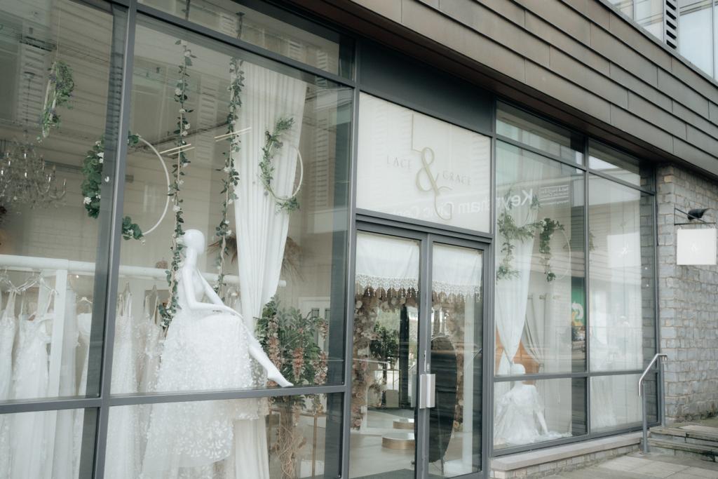 Lace & Grace Bridal Boutique Ltd - Bridal Fashion - photo 1