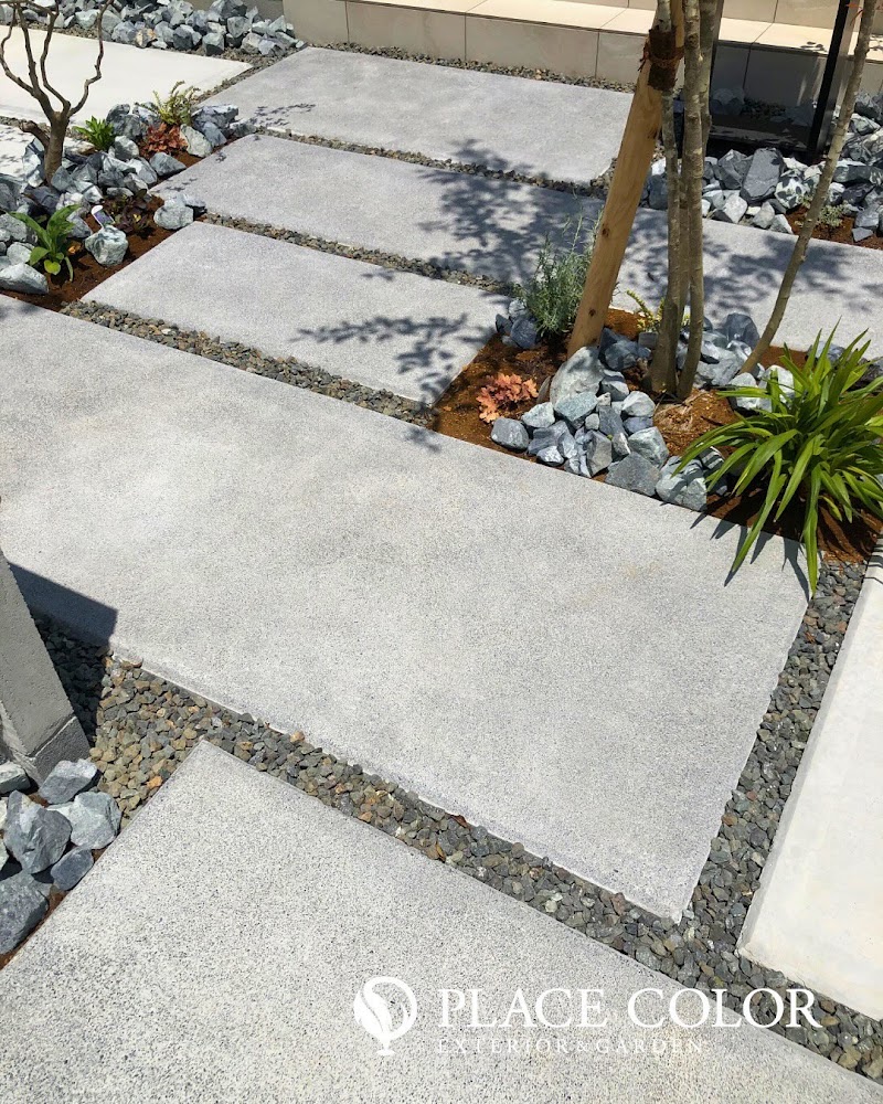 プレイスカラー藤枝本店 -外構と庭の専門店-