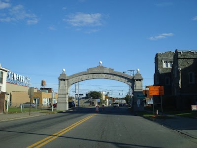 Johnson City Square Deal Arch