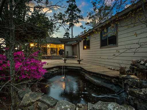 Buffalo Bob's Lake Houston Vacation Rental - Thumbnail