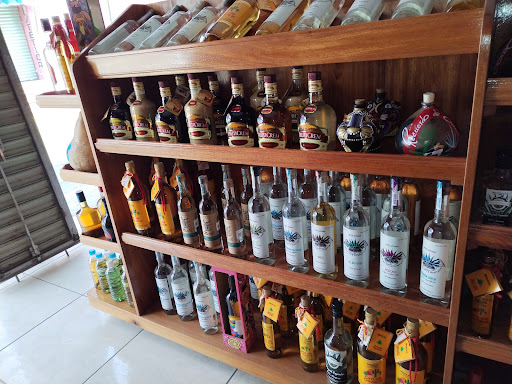 Aguardiente y compuestos Saavedra - Thumbnail